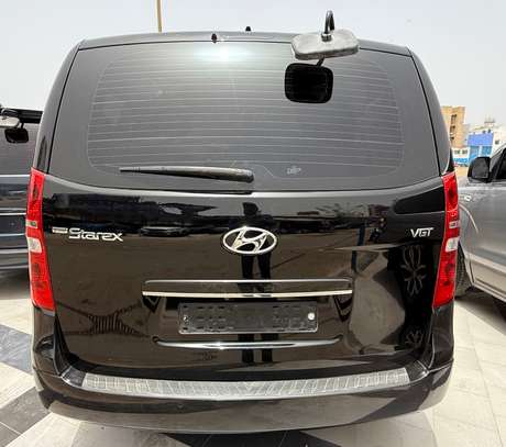 Huyndai Starex 12 pls VIP black image 2