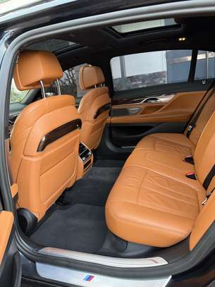 BMW SÉRIE 740i 2021 image 8