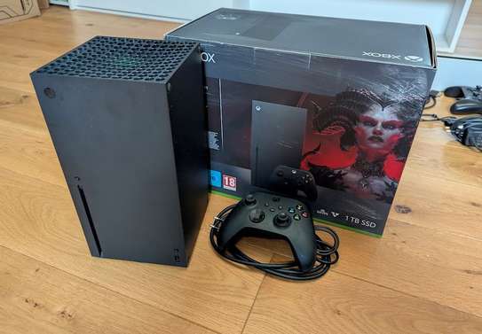 XBOX séries X + Gamepass Ultimate image 1