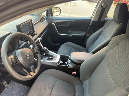 TOYOTA RAV4 2019 image 4