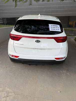 Kia Sportage SUV blanc fiable et confortable image 14