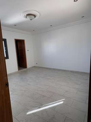 Duplex spacieux et de standing à louer à Ngor image 12