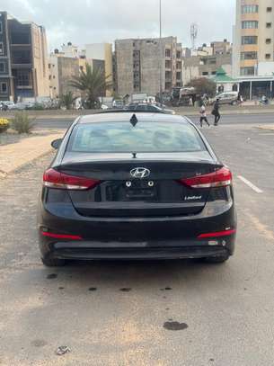 Hyundai elantra Limited image 2