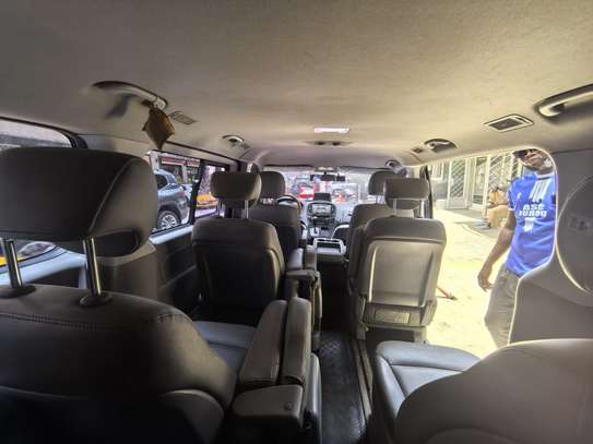 Bus Hyundai Starex 12 places  avec chauffeur image 2
