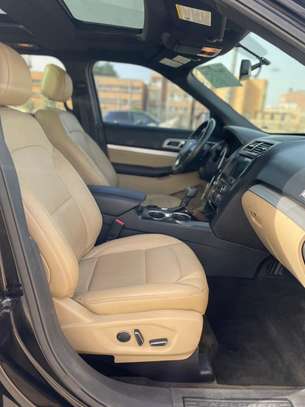 Ford Explorer platinium 2017 image 4