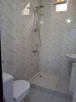 Studio meublé à louer image 9