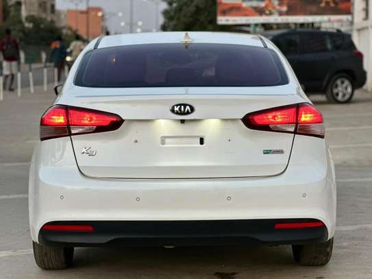 Kia k3 image 6