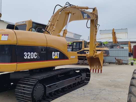 Pelle mécanique Caterpillar 320CL image 3