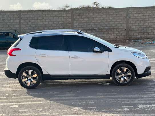 Peugeot 2008 année 2017 image 2
