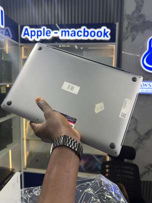 MacBook Pro 2019 Core i9 Ram 32Go SSD 1To 16” image 3