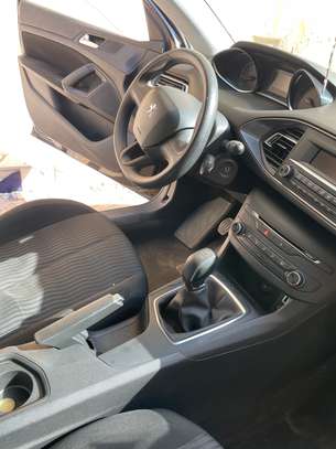Peugeot 308 2016 image 5