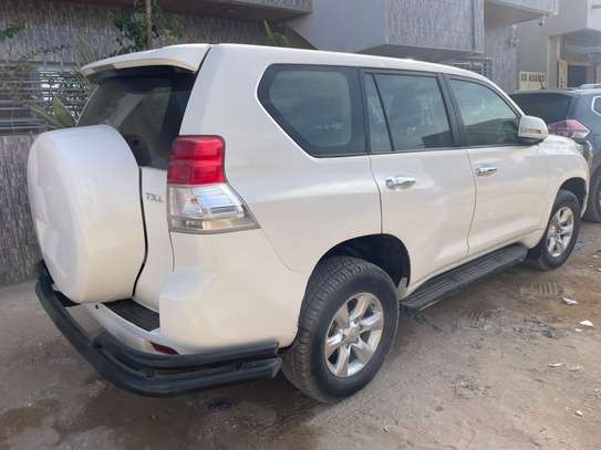 Toyota Prado image 4