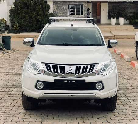 Mutsibishi L200 2016 image 2