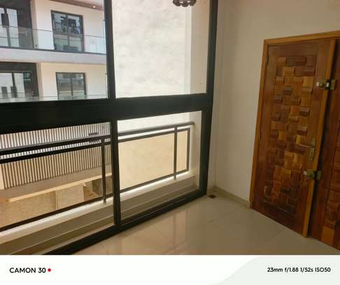 Trois chambres à louer par mois image 10