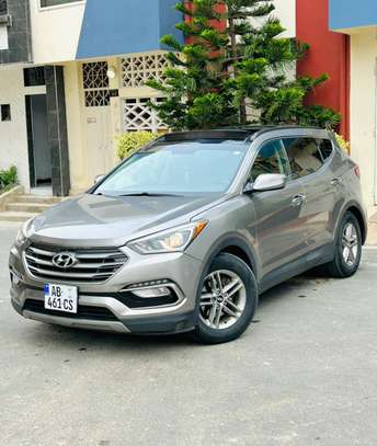Hyundai Santafe 2018 full option image 6