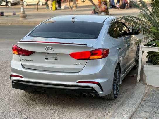 hyundai  Elantra sport 2018 image 9