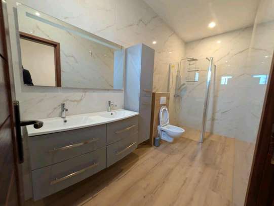 Villa r+1avec piscine meublé ngaparou image 7