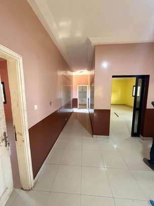 🏡 Appartement 5 Chambres à Louer – Thiès image 5