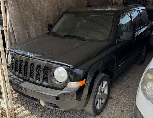 Jeep Patriot Latitude 4x4 image 1