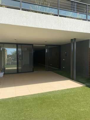 Splendide Appartement F3 à louer à la Résidence Water front image 10