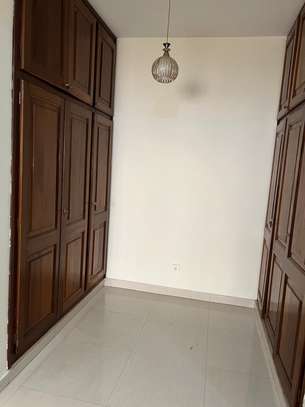 Appartement de 04 chambres + salon à Mermoz image 12