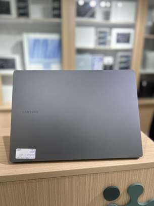 Samsung Galaxy Book 5 Pro-Intel Ultra 7 |32GB RAM|1 Téra image 2