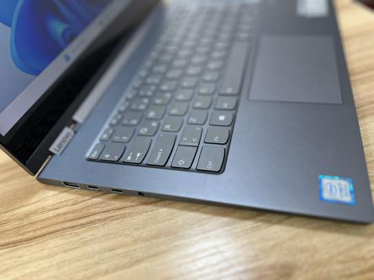 Lenovo Yoga C930 image 2