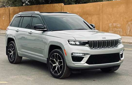 2022 Jeep Grand Cherokee SUMMIT image 2