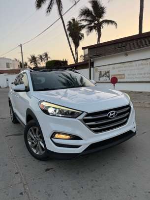Hyundai Tucson 2.0 image 10