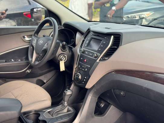 Hyundai santafe 2018 image 4