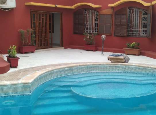 Belle villa avec piscine aux almadies ( Phillipe Maurice ) image 9