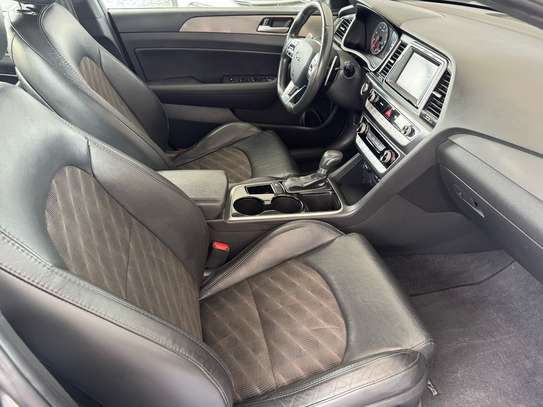 Hyundai sonata sport  limited 2018 image 4