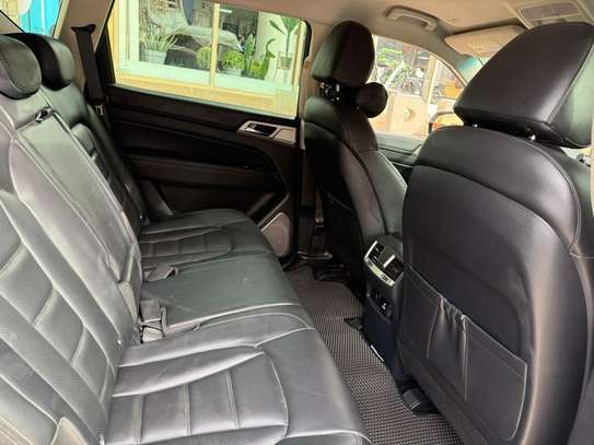 Ssangyong Rexton 2017 image 9