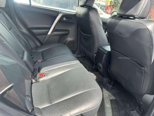 Toyota RAV4 2018 image 8