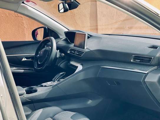 PEUGEOT 5008 / 2018 DIESEL image 12