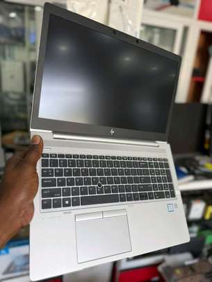 Ordinateur portable HP elitebook 840 G6 image 4