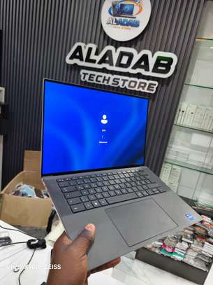 DELL XPS 15 9520 image 1