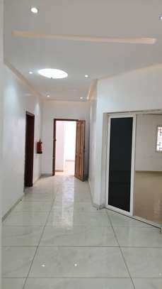 Villa R+1 , F6 à louer aux mamelles image 9