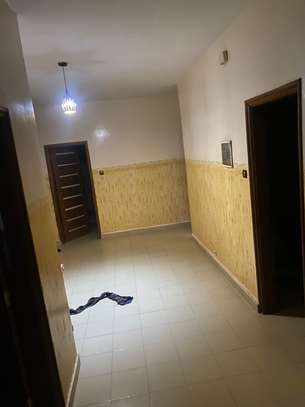 Studio à louer à thiaroye image 4