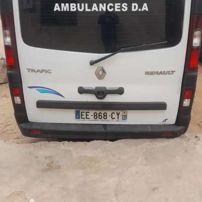 Ambulance : Opel Vivaro 2016 image 6