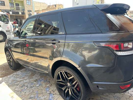 Range Rover sport image 3