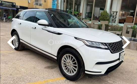 Range Rover Velar intérieur cuir noir double écran image 1