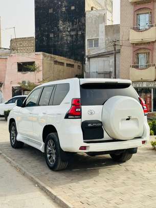 Toyota Prado image 6