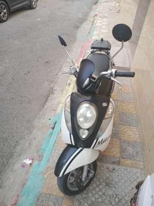 Scooter 100 cc image 2