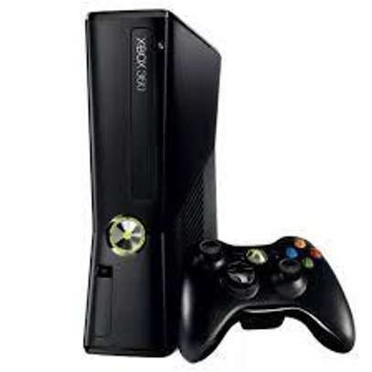 Xbox 360 slim image 1