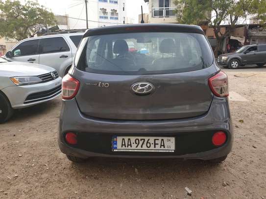 Hyundaï i10,,année 2018,,automatique essence 3cylindres 1.1 image 4