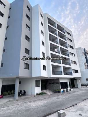Appartement F3 de 120 m² avec terrasse à louer – Ngor image 1