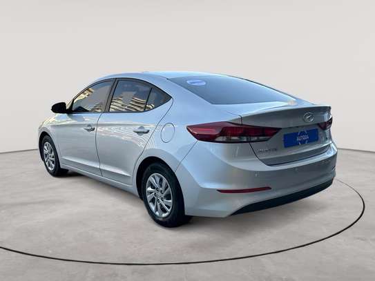 Hyundai Avante à saisir image 7