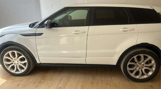 Range Rover Evoque image 3