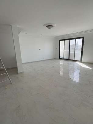 Duplex spacieux et de standing à louer à Ngor image 3